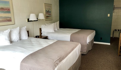 Single Room, 2 Queen Beds