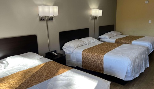Standard Room, Multiple Beds, Non Smoking, Kitchenette