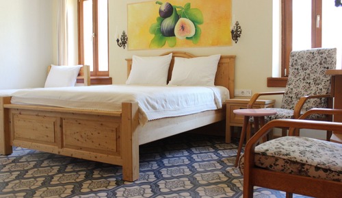 Deluxe Triple Room, Garden View