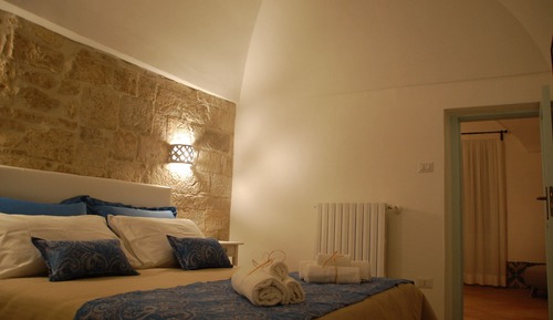 Suite, Garden Area
