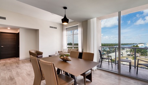 One Bedroom Suite Queen Water View