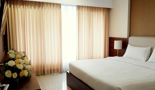Family Room, 2 Bedrooms