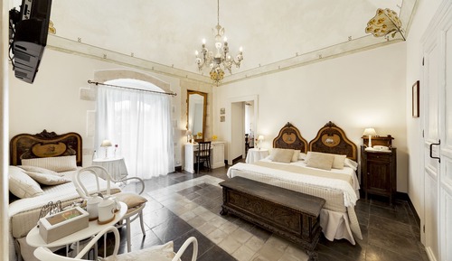 Deluxe Triple Room