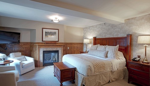 Superior Room, 1 Queen Bed, Fireplace