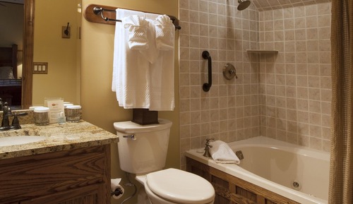 Luxury Room, 1 King Bed, Jetted Tub