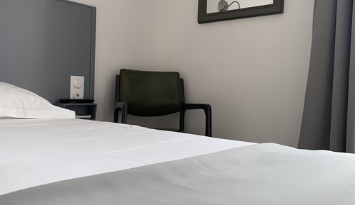 Twin Room (Standard Twin)