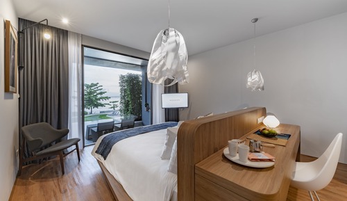 Deluxe Room, Pool Access, Sea View (Non - Smoking)