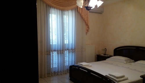 Double Room, Ensuite, Courtyard View
