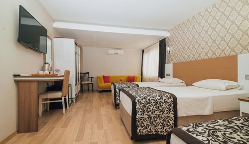 Triple Room