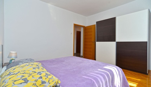 Apartment, 3 Bedrooms (351/776)