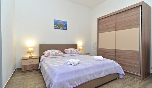 Apartment, 1 Bedroom (351/817)