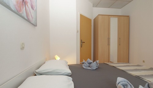 Apartment, 2 Bedrooms (810/1890)