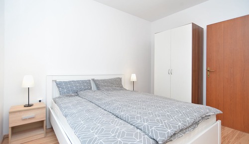 Apartment, 1 Bedroom (928/2196)