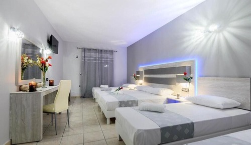 Classic Quadruple Room