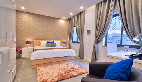 Hillview Movie Suite