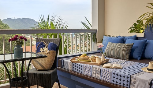 Hillview Spa Suite