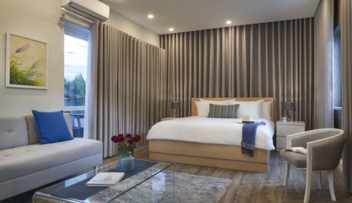 Hillview Jacuzzi Suite