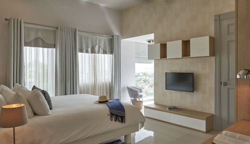 Hillview Suite