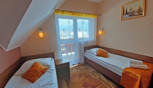 Twin Room (8)