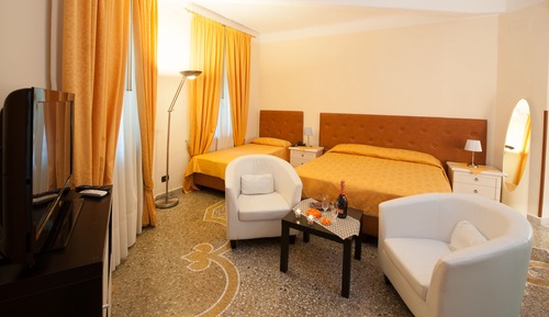 Comfort Triple Room