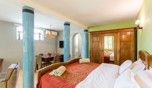 Design Studio Suite, 1 King Bed with Sofa bed, Balcony, City View