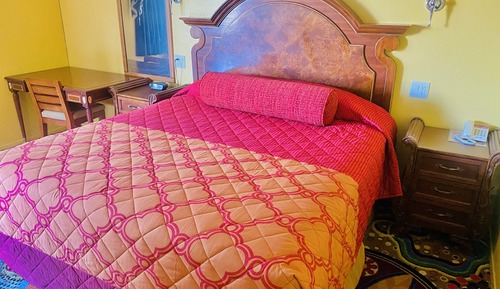 Basic Single Room, 1 King Bed
