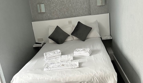 Traditional Double or Twin Room, 1 Double Bed, Partial Sea View
