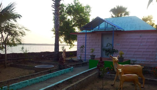 Luxury Cottage, 1 King Bed, Private Bathroom, Lake View