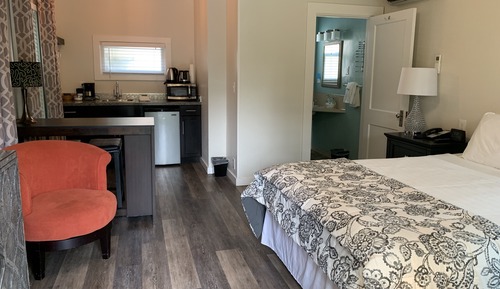 Deluxe Queen - Room 2