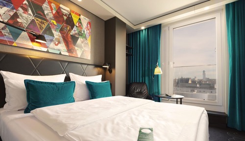 Single Room, 1 Queen Bed, Balcony