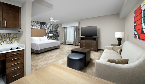 Studio, 1 King Bed, Accessible, Bathtub