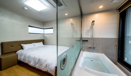 Duplex, 2 Bedrooms (2nd~3rd floor)