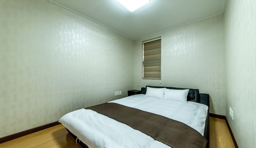 2 Bedrooms (1st floor)