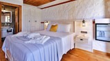 Comfort Room, Harbor View (Lavander)