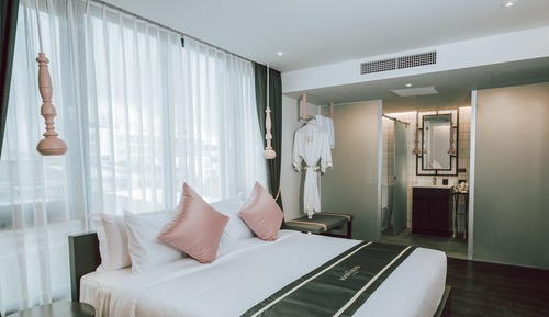 Standard King Room
