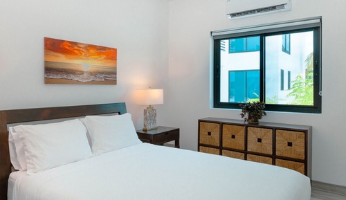 Deluxe Condo, Pool Access, Sea View (Residence)