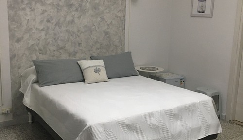 Room (Ladue)