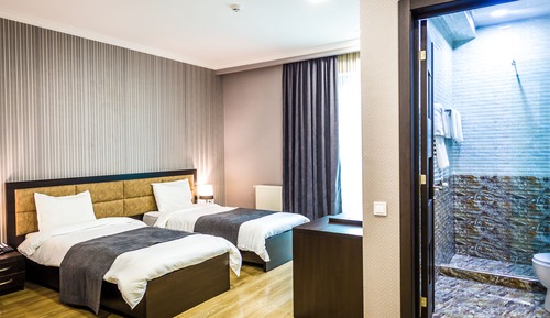 Suite, 2 Twin Beds, Mountain View