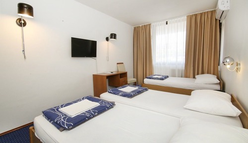 Economy Triple Room
