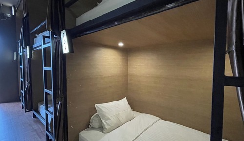 Shared Dormitory, Mixed Dorm - Queen Bed