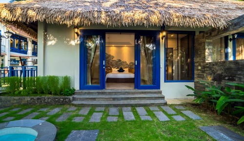 Bungalow with Jacuzzi King