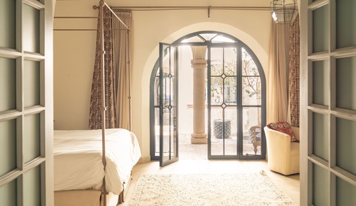 Signature Suite, Courtyard View