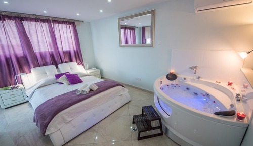 Superior Suite (Jacuzzi)