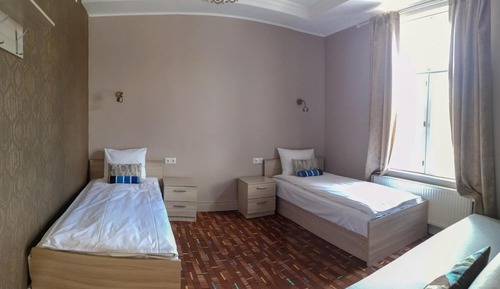 Family Room (3 people)