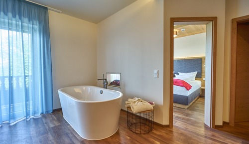 Deluxe Studio, 1 Bedroom, Bathtub, Garden View (Cox Orange)