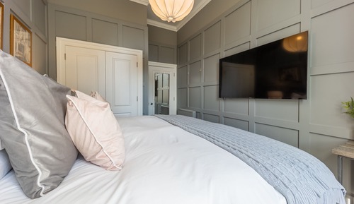 2 Bedroom Castle View Apartment