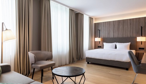 Junior Suite, 1 King Bed with Sofa bed