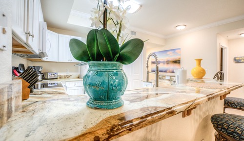 Condo, 3 Bedrooms, Balcony, Beachfront (2302)