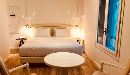 Junior Suite, City View