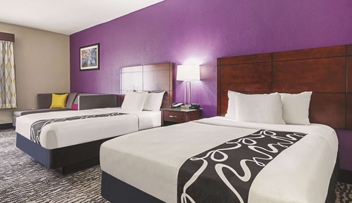 Family Room, 2 Queen Beds, Non Smoking